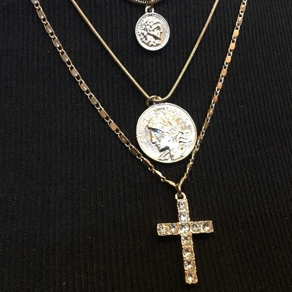 ✅ 2/$10 ✅ Gold Layered 6-Strand Necklace Set - Picture 3 of 7